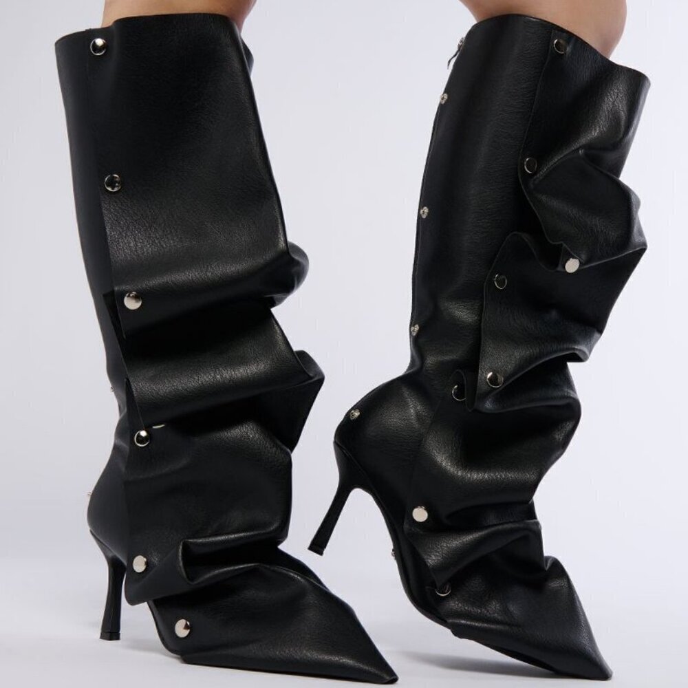 AZALEA WANG " REFINED ROUGHNESS " BLACK SNAP BOOT(BRAND NEW !!!!!!!!!!!!!!